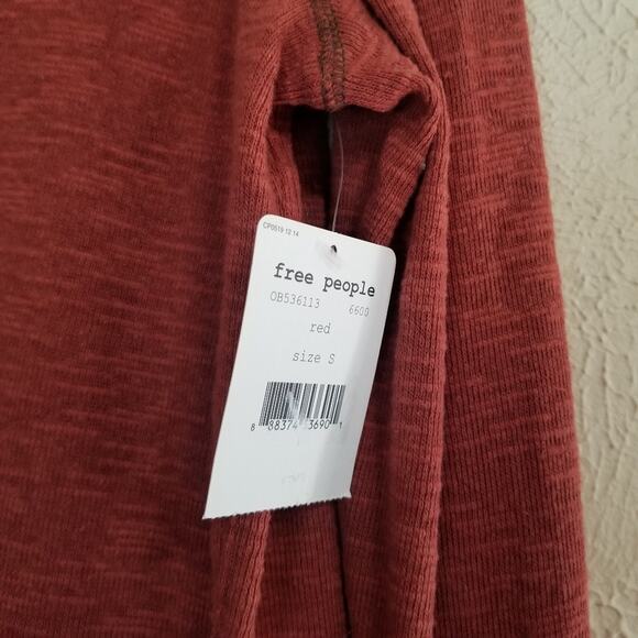 Free People NEW Split Back Red Turtleneck Relaxed Fit Knit High Low Tunic Top - Picture 3 of 9